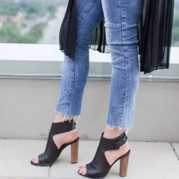 Vince Shoes - Vince Vero Cuoio Elegant Black Open-Toe Heeled Sandals